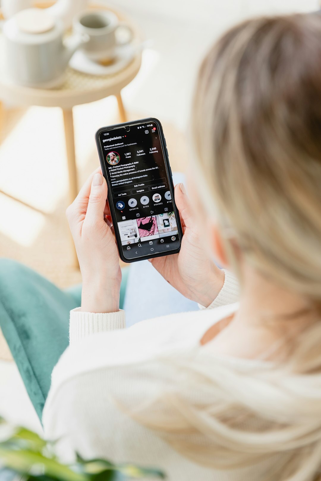 influencer posting on phone